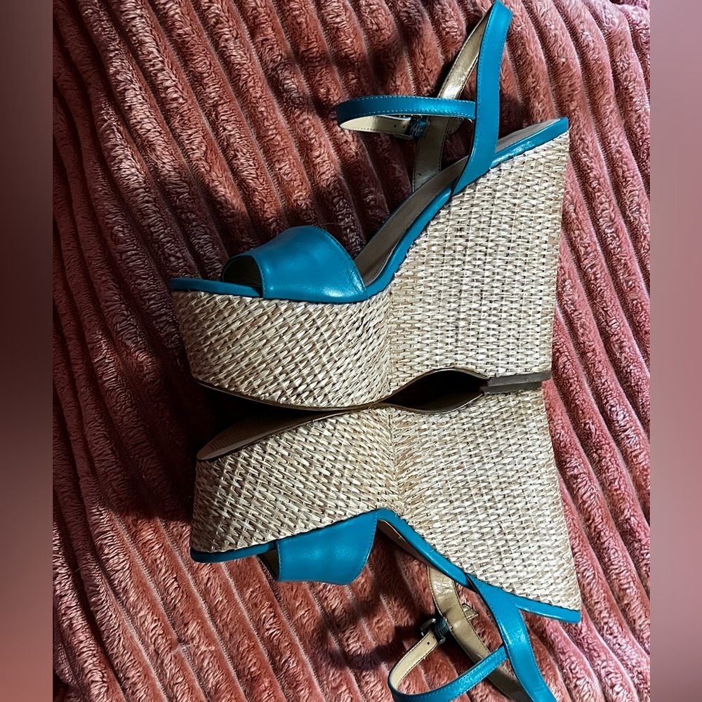 LIKE NEW Michael Kors Teal Leather Wedges 8.5 Worn ONCE for a couple of hours. - Picture 2 of 9
